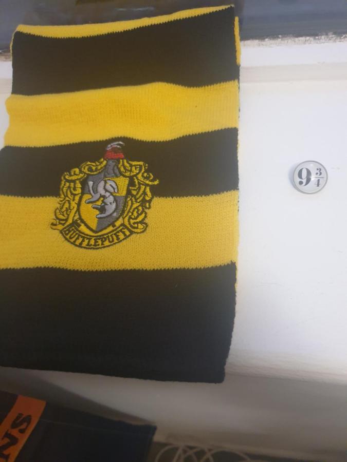 Harry Potter Theme Double Room In Shared House Watford  Exterior photo