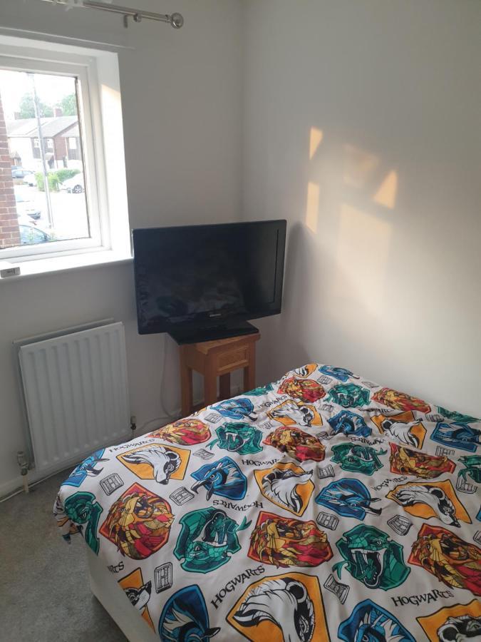 Harry Potter Theme Double Room In Shared House Watford  Exterior photo
